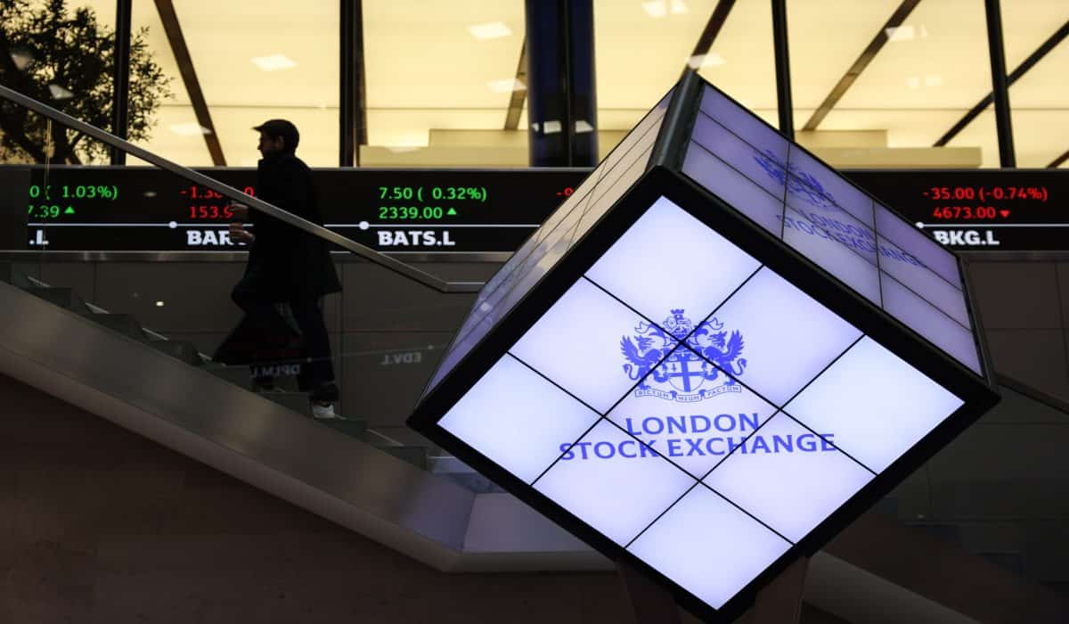 Premercado | Índice FTSE 100 de la Bolsa de Londres alcanza máximo histórico en la jornada