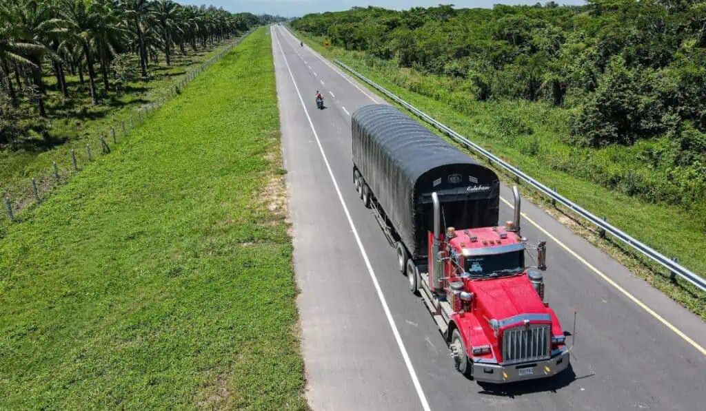 Transporte de carga líquida en Colombia creció 13 % en agosto Transportadores de Colombia