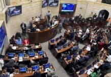 Bajar el salario de los congresistas en Colombia