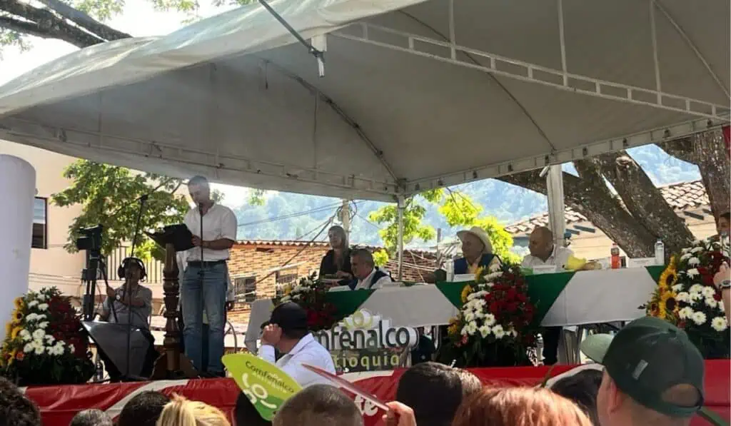 Están en juego el sistema de salud, los servicios públicos y la inversión en infraestructura: Gobernador de Antioquia gobernador de Antioquia sistema de salud