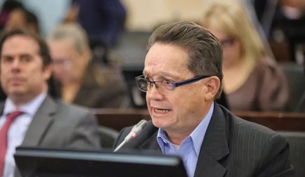 Presidente Junta de Ecopetrol revela si vienen o no nuevos contratos de petróleo y gas Guillermo García Realpe, expresidente de la Junta Directiva de Ecopetrol. Imagen: Senado de la República