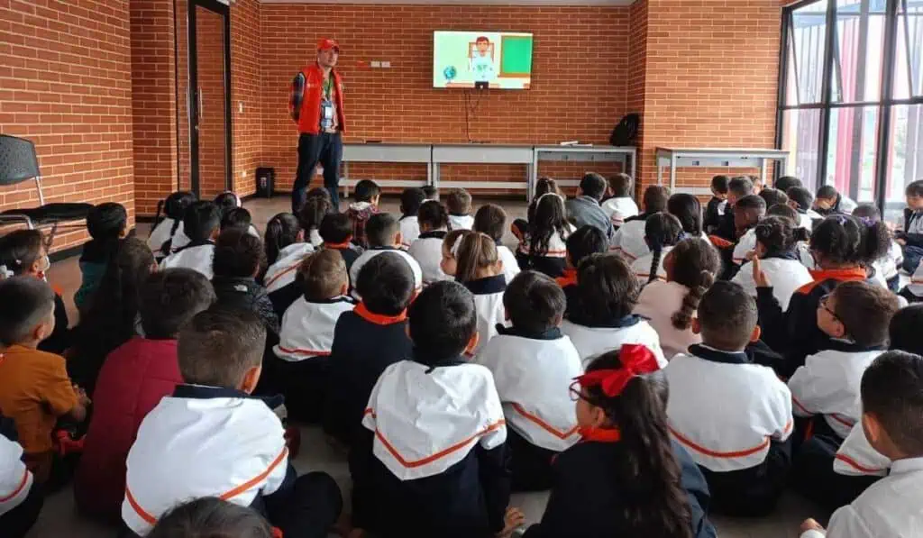 Procuraduría dice que nuevo modelo de salud para maestros públicos es "improvisado" Las preguntas que genera el modelo de salud para maestros públicos