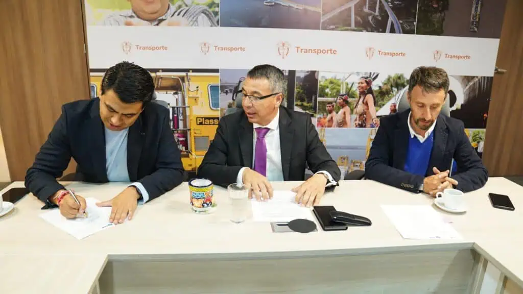 Extienden convenio para la operación de transporte intermunicipal entre Bogotá y Soacha Firma de convenio entre Soacha y MinTransporte
