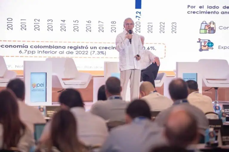 MinHacienda renegociar deuda FMI