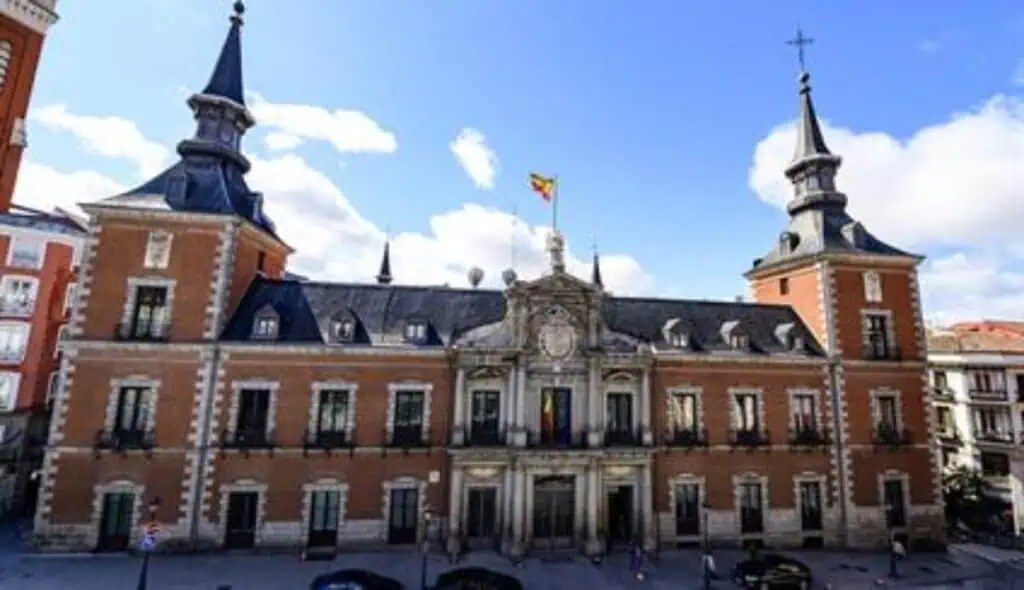 Conozca la nueva medida en España que busca regularizar a migrantes sin papeles Europa