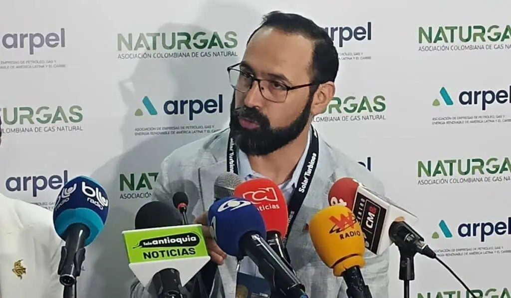 Gobierno Petro insiste en importar gas desde Venezuela: este es el plan Omar Andrés Camacho, ministro de Minas y Energía de Colombia