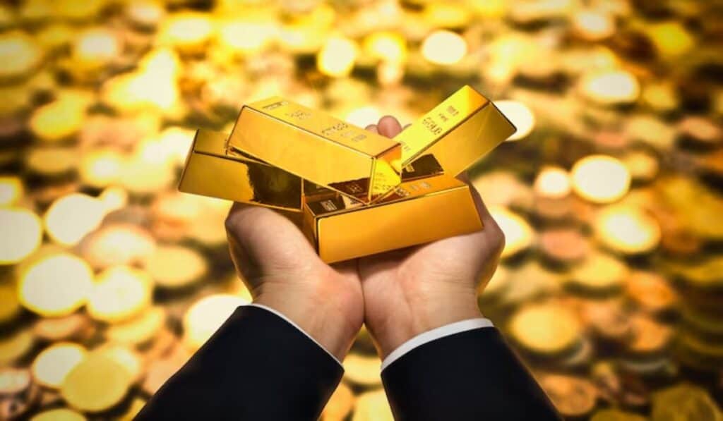 Precio del oro alcanzó nuevos máximos históricos y llegó a estar por encima de US$3.115