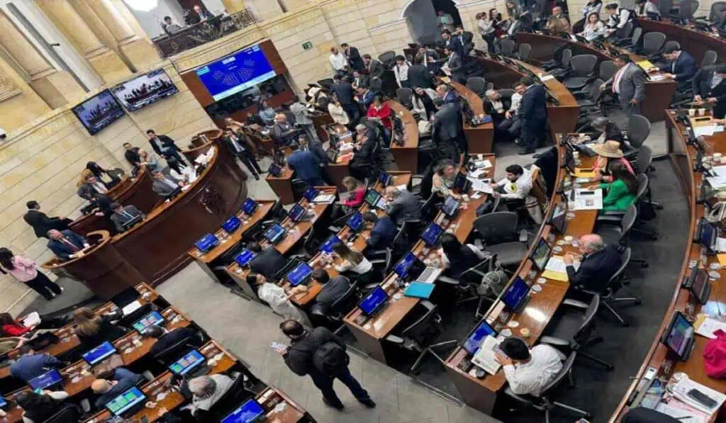 Levantan debate de reforma pensional en Senado de la República por protesta de Name a Petro Plenaria- Senado