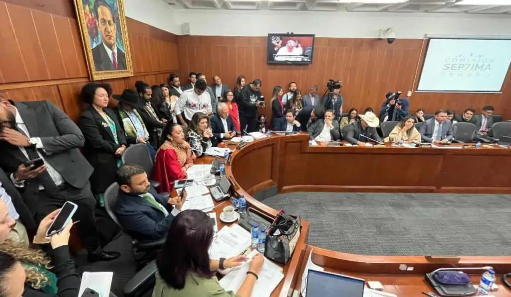 Reforma a la salud de Petro fue hundida oficialmente en el Congreso Se hunde reforma a la salud. Foto: Valora Analitik