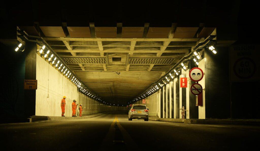 Túnel de Oriente