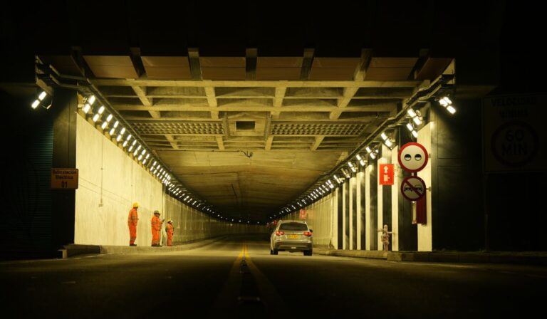 Túnel de Oriente