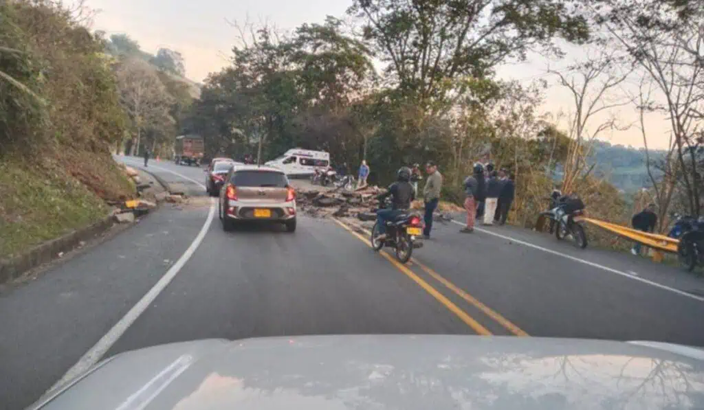 Nuevo atentado en el Cauca en la vía Panamericana con explosivos vía Panamericana