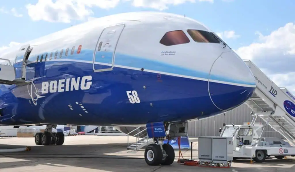 Boeing supera expectativas de resultados en tercer trimestre, pero sigue aplazando entrega de 777X Boeing