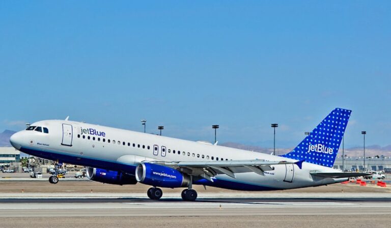 Multan a JetBlue