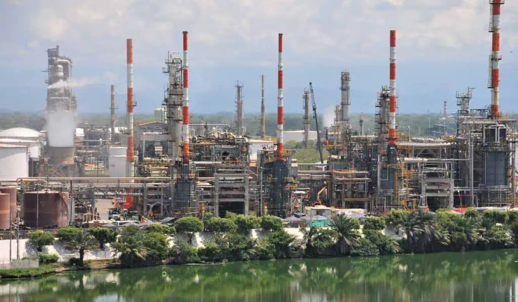 Ecopetrol incrementó en 17% producción de combustibles en sus refinerías Planta UOP II de la refinería de Barrancabermeja retoma operación tras histórico mantenimiento