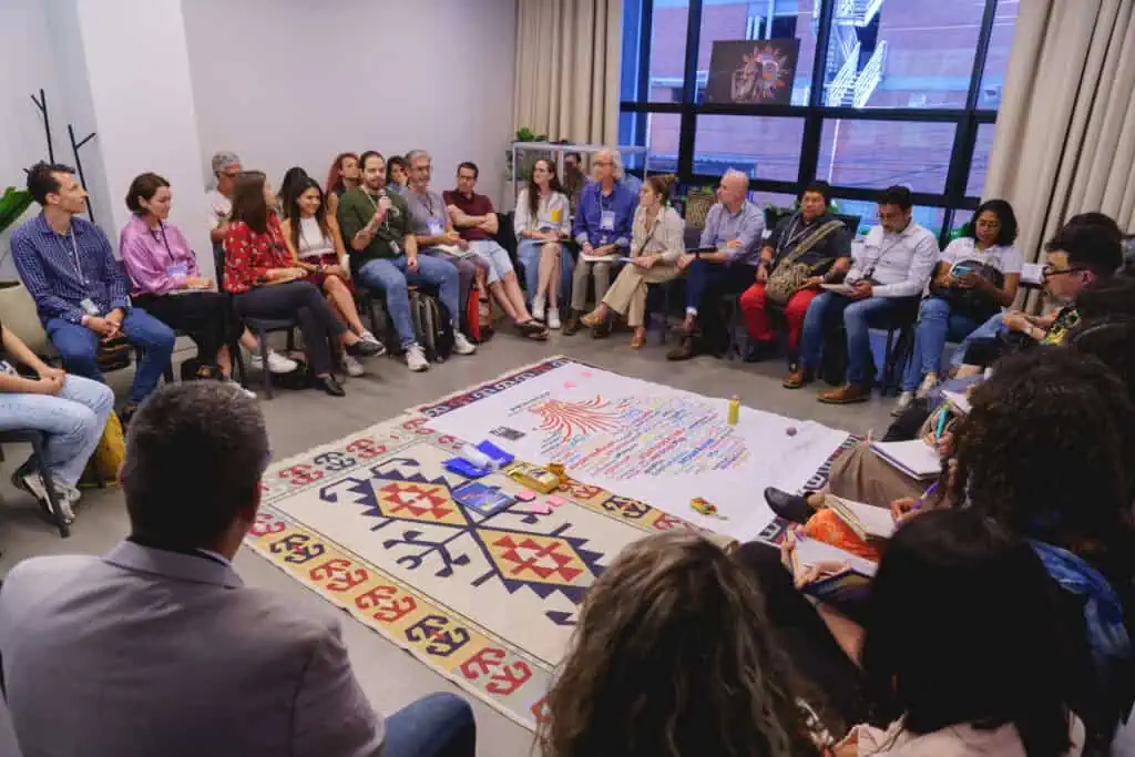 Cerca de 7.000 asistentes registró Actuar por lo Vivo, festival de Comfama que invitó a pensar en cómo regenerar el planeta Cerca de 7.000 asistentes registró Actuar por lo Vivo, festival de Comfama que invitó a pensar en cómo regenerar el planeta