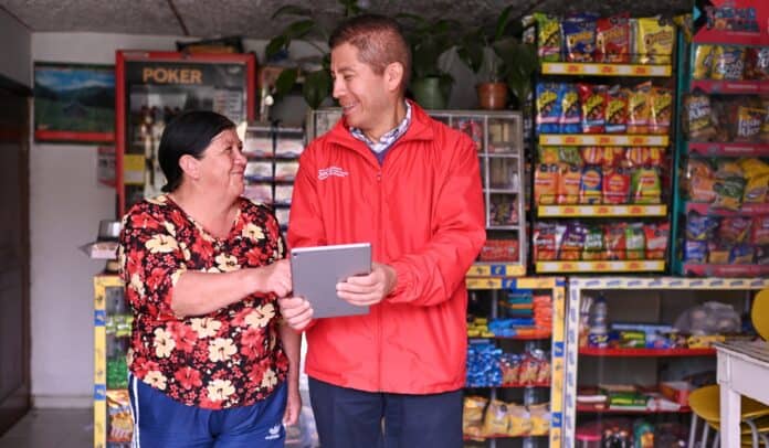 Cámara de Comercio brinda apoyo a la población mayor.