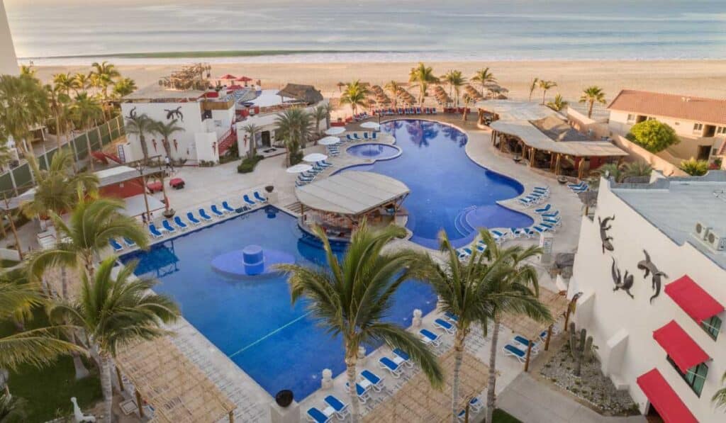 Alianza entre Wyndham y Decameron para la opción de hospedaje todo incluido.