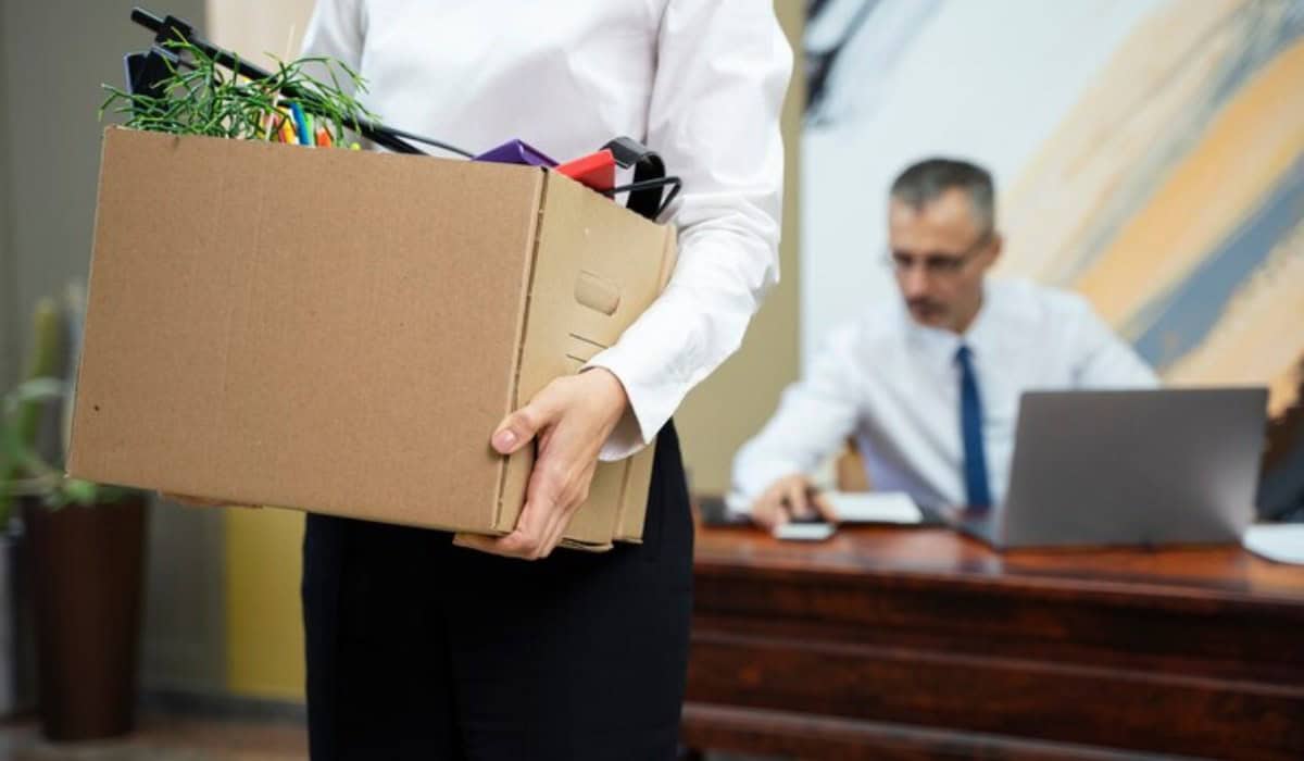 ¿Qué pasa si una empresa despide a un trabajador sin justa causa en Colombia?