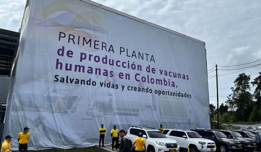 Así es VaxThera, la planta que permitirá que Colombia vuelva a producir vacunas humanas VaxThera cuenta con una inversión de unos US$100 millones. Foto: Valora Analitik