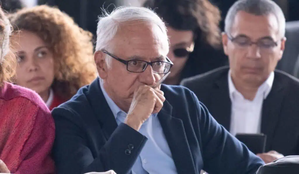 “Después hacemos lo que el presidente dice”: MinSalud reconoce caos en atención a profesores Guillermo Alfonso Jaramillo, ministro de Salud, habla de la reforma