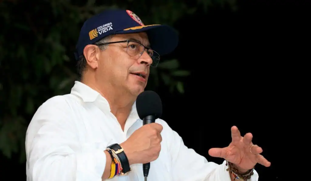 Ahora | Presidente Petro advierte terminación de proceso de paz con guerrilla del ELN Presidente Gustavo Petro