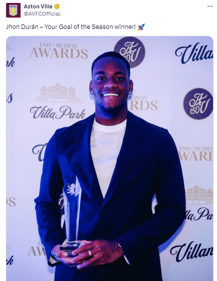 Jhon Durán recibió el premio a mejor anotación de la temporada.