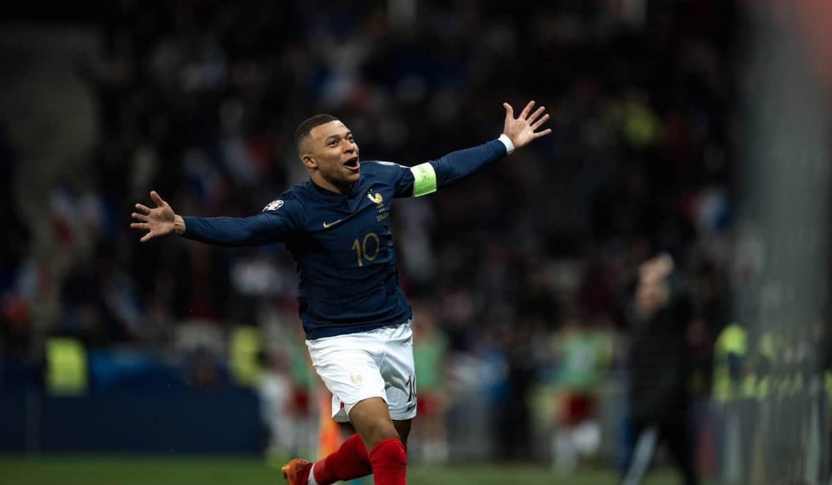 ¿Es Kylian Mbappé, el fichaje más valioso de la historia pese a que llegó al Real Madrid a costo cero?