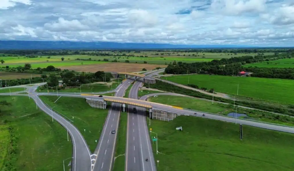 Lista megavía en Colombia de $1,2 billones: así quedó el importante corredor vial Vía 4G Neiva Espinal Girardot