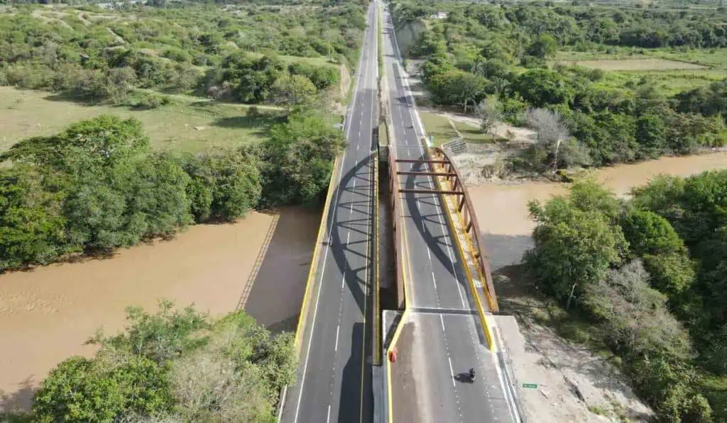 Lista megavía en Colombia de $1,2 billones: así quedó el importante corredor vial Vía 4G Neiva Espinal Girardot