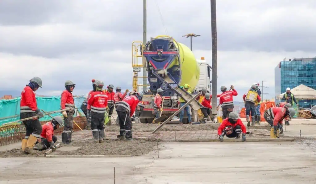 Entrevista | Galán confirma plan para acelerar obras del metro de Bogotá; habla de pico y placa y racionamiento de agua Obras sobre el puente de la Avenida 68