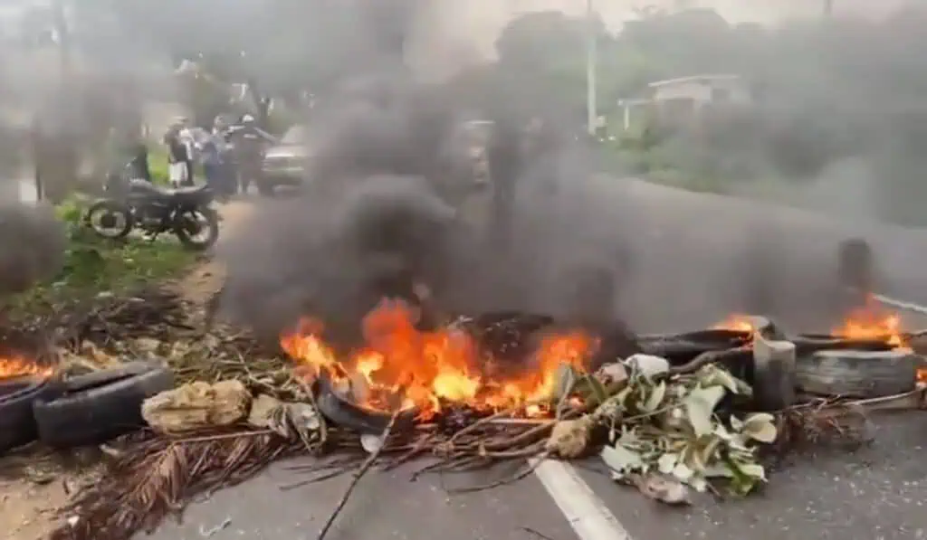 Gobierno aplaza un mes más el no cobro del peaje de Turbaco Protestas peaje Turbaco
