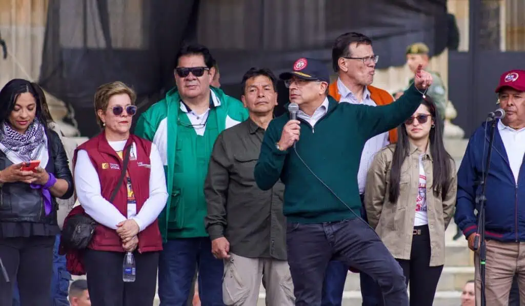 Con menor afluencia en las calles, Petro critica multitudinarias marchas del 21 de abril Petro marchas 1 de mayo