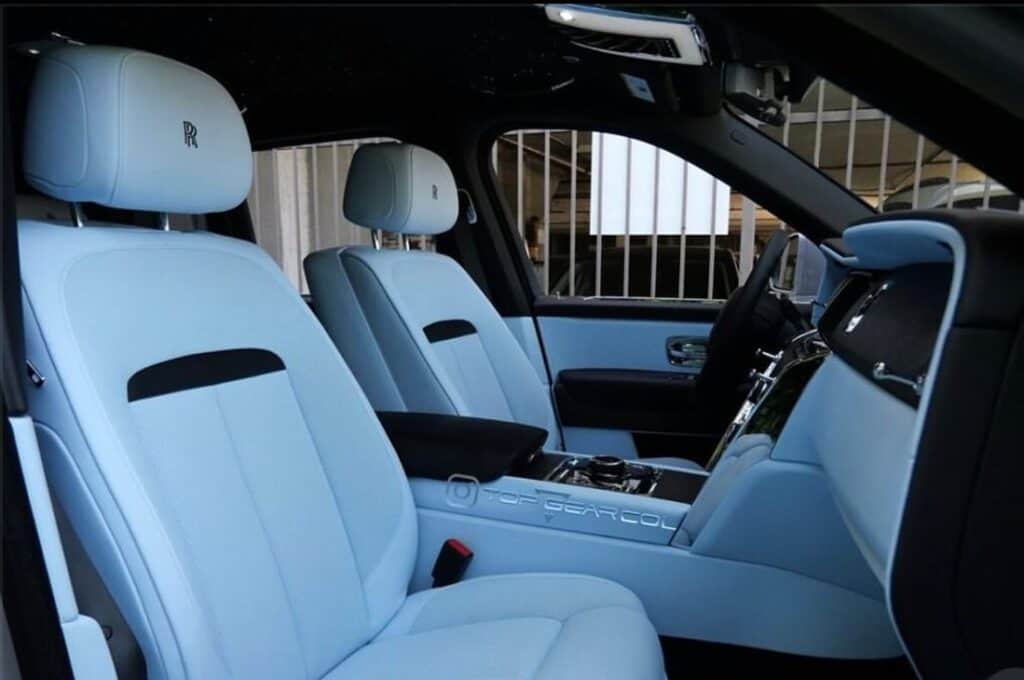 Interior de un Rolls Royce a la venta en Medellín.