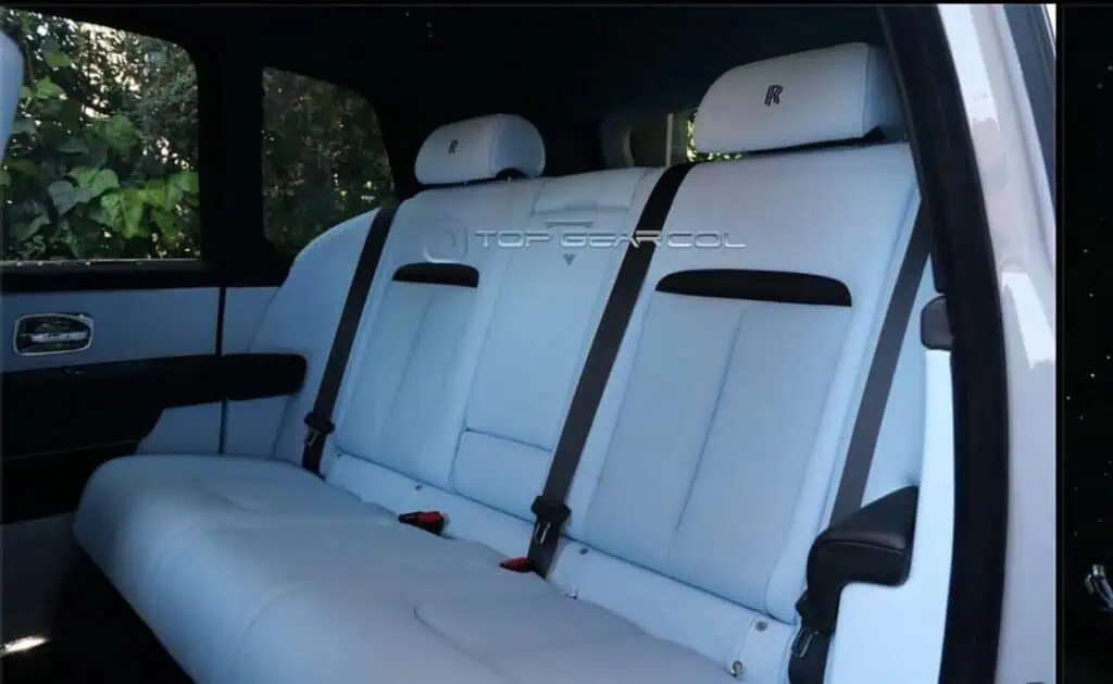 El millonario precio del Royce Rolls que está en venta en Colombia Sillas del Rolls Royce.