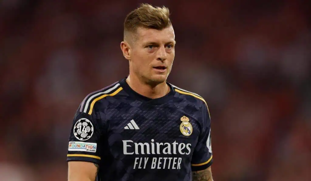 Toni Kroos se retira del fútbol: Su millonario sueldo es 174 veces mayor al de congresistas colombianos Toni Kroos anunció su retiro del fútbol.