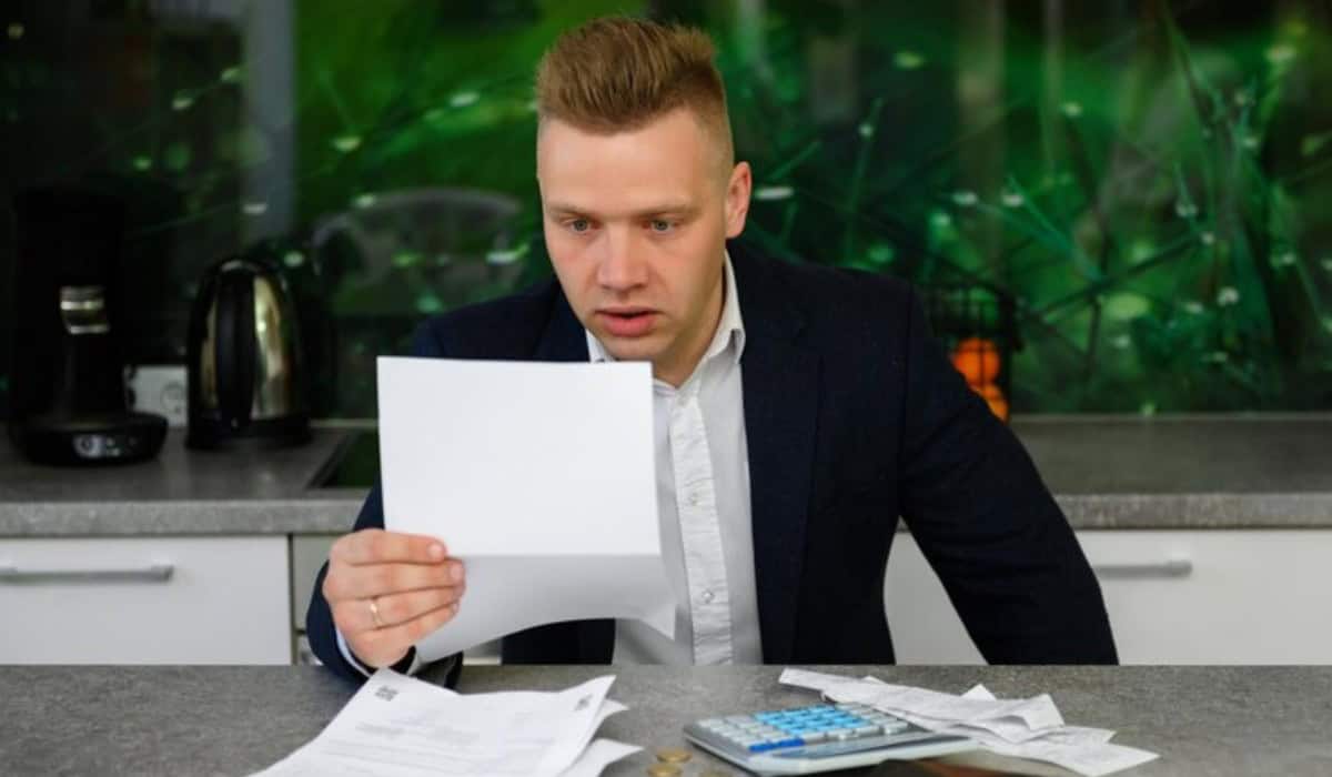 ¿En qué casos un trabajador debe ser indemnizado por una empresa en Colombia?