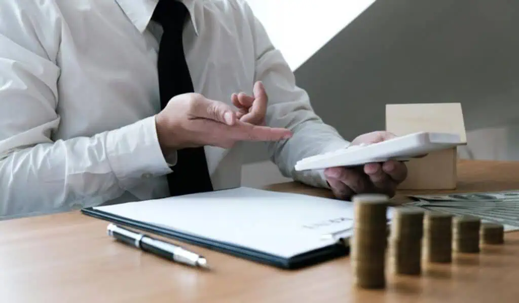 ¿En qué casos un trabajador debe ser indemnizado por una empresa en Colombia? Casos en los que un trabajador debe ser indemnizado por una empresa en Colombia