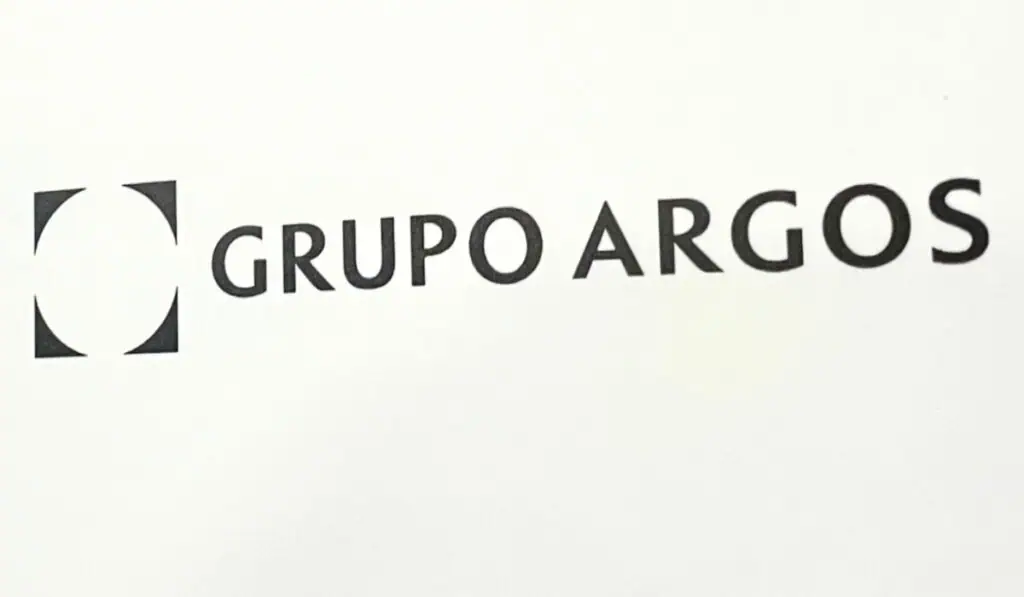 Más de 1.800 colaboradores de las compañías de Grupo Argos tuvieron movilidad interna durante 2024 Logo de Grupo Argos