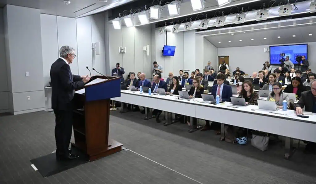 FED revela proyecciones para 2024: tasas llegarían a 5,1 % y PIB crecería 2,1 % Jerome Powell FED