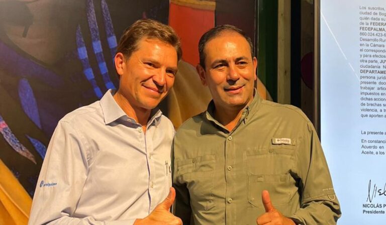 Nicolás Pérez Marulanda, presidente de Fedepalma y Juvenal Díaz, gobernador de Santander.