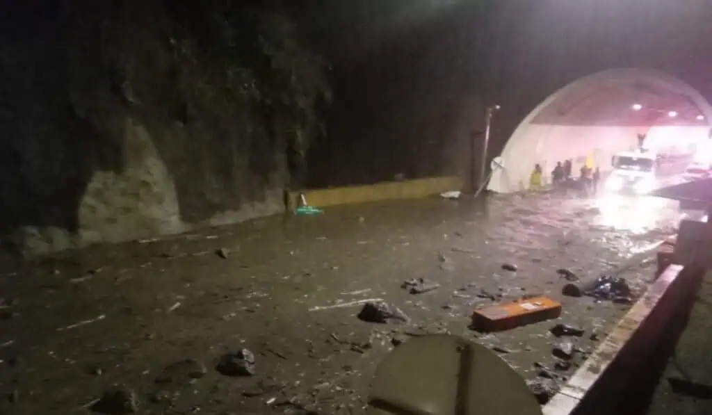 Se reabre vía a La Línea tras afectaciones por lluvias Túnel de La Línea. Foto: Invías.