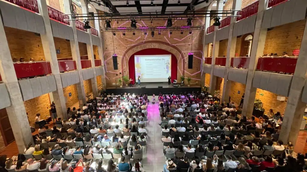 Más de 1.000 maestros de todo el mundo reunió evento de educación en Medellín Deeper Learning Latinoamérica