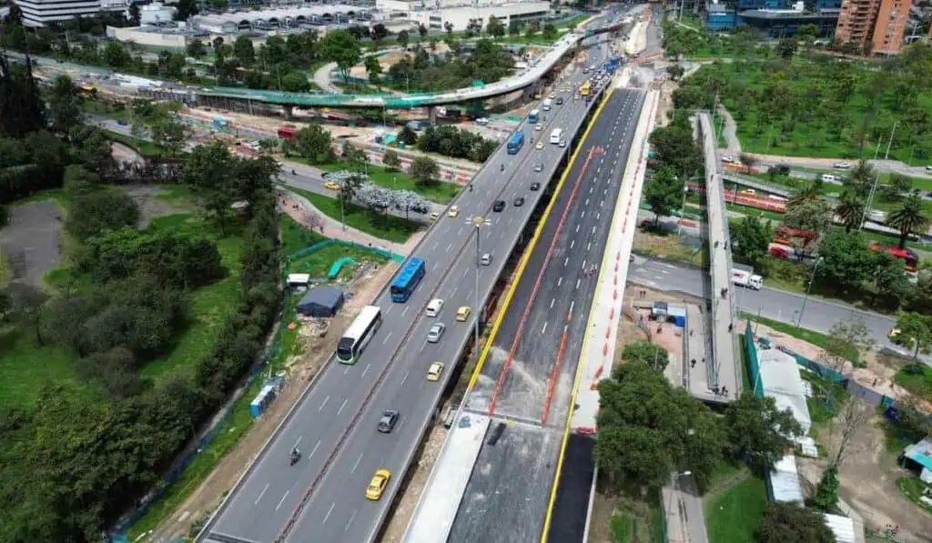Entrevista | Galán confirma plan para acelerar obras del metro de Bogotá; habla de pico y placa y racionamiento de agua Megaobra en Bogotá puente Avenida 68 con Calle 26