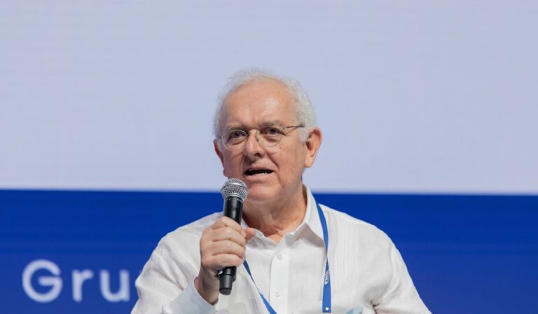 José Antonio Ocampo. exministro de Hacienda de Colombia sobre nueva reforma tributaria de Petro