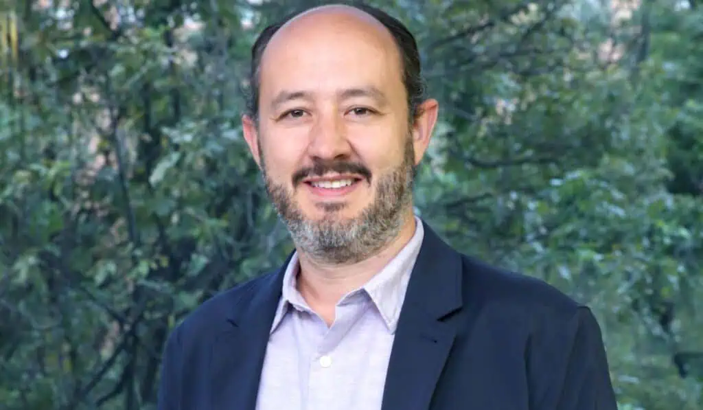 Geotab, promoviendo la movilidad sostenible a través de datos Pedro Giraldo Geotab