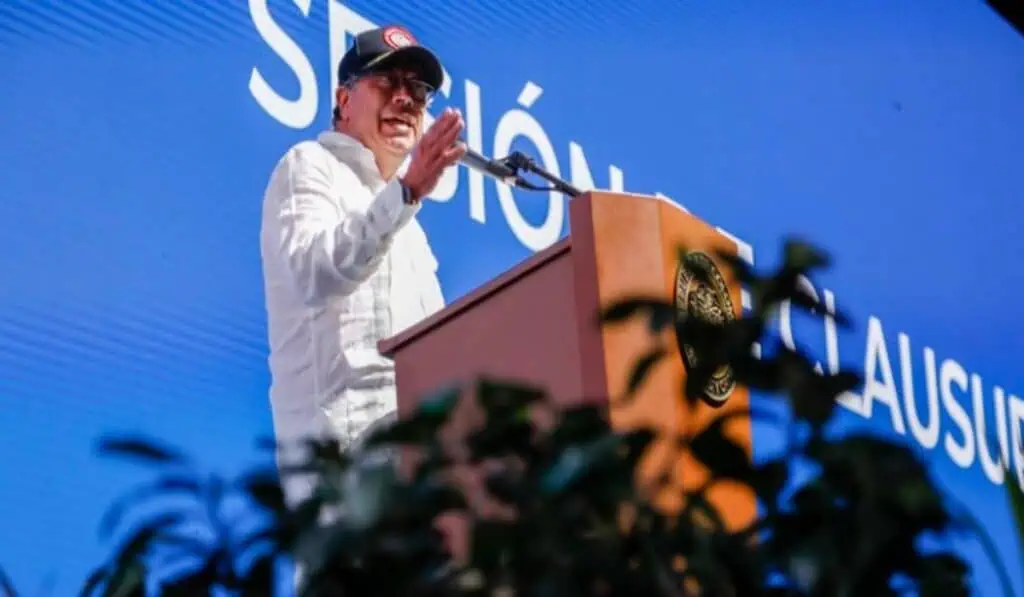 Petro: “Estamos fallando en una política industrial”; asigna tareas al nuevo ministro de Comercio Petro clausura Asobancaria. Foto: presidencia.