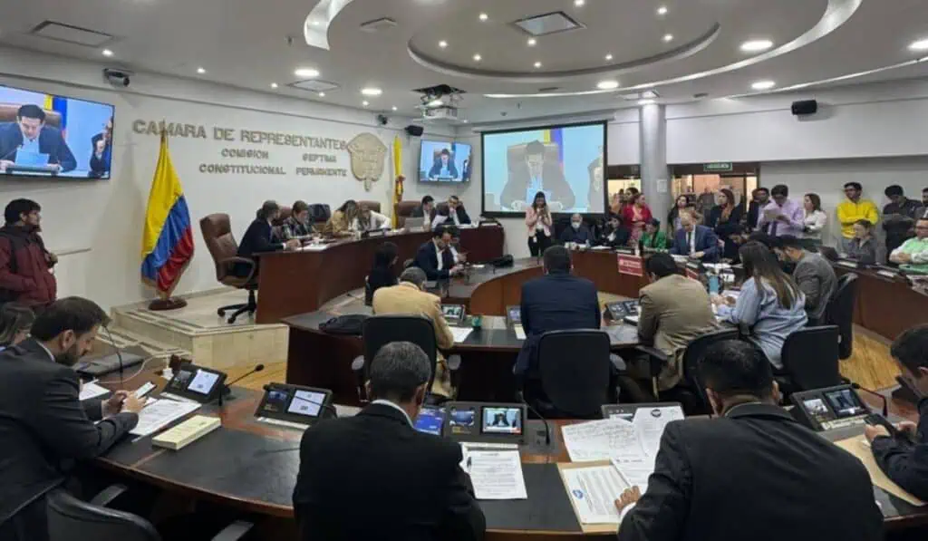 Petro buscaría tumbar la reforma laboral en el Senado: Lanzan alerta desde el Congreso Reforma laboral de Petro