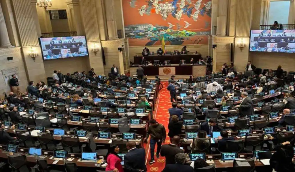 Reforma pensional: el proyecto bandera de Petro tambalea por vicios de trámite en el Congreso Reforma pensional en Colombia Foto: Valora Analitik