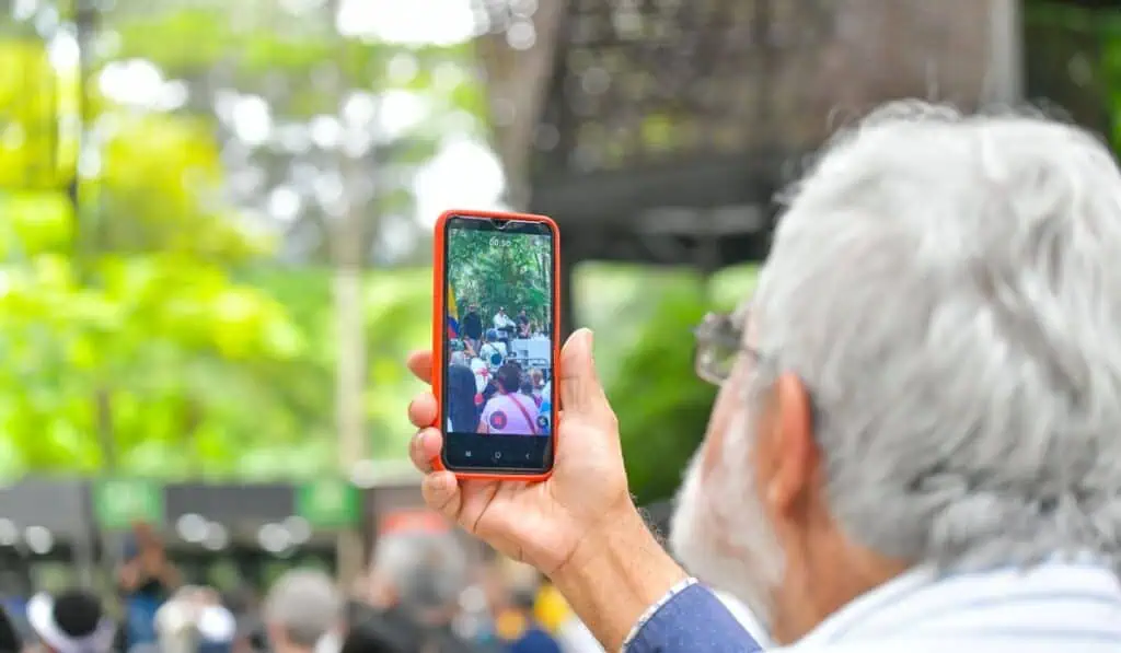 Así subirá el pago de la mesada de los pensionados en Colombia en 2025 con nuevo salario mínimo pensionados en Colombia